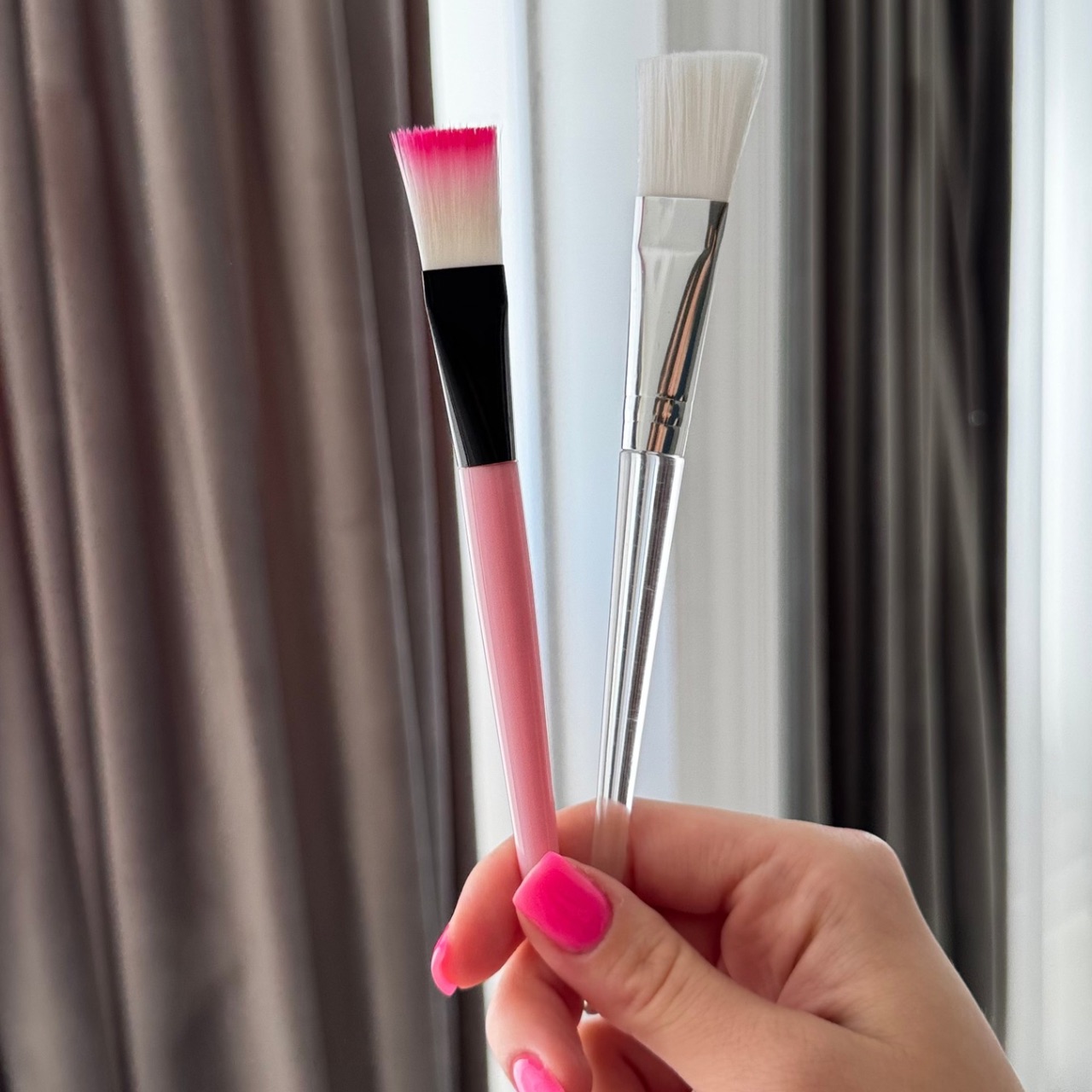 Фото - Пензлик для нанесення масок