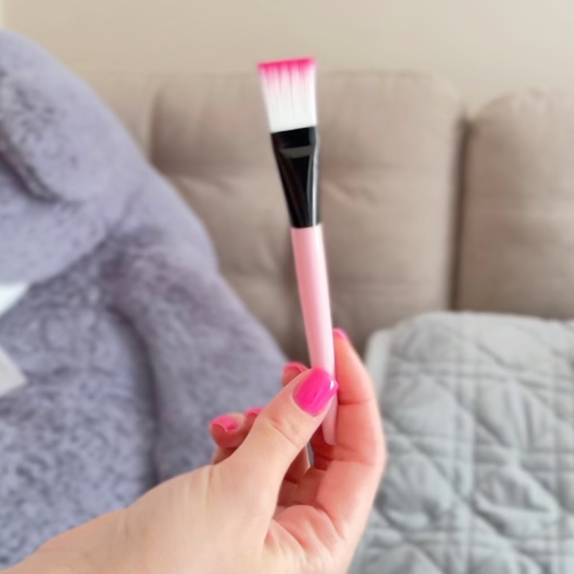 Фото - Пензлик для нанесення масок#4